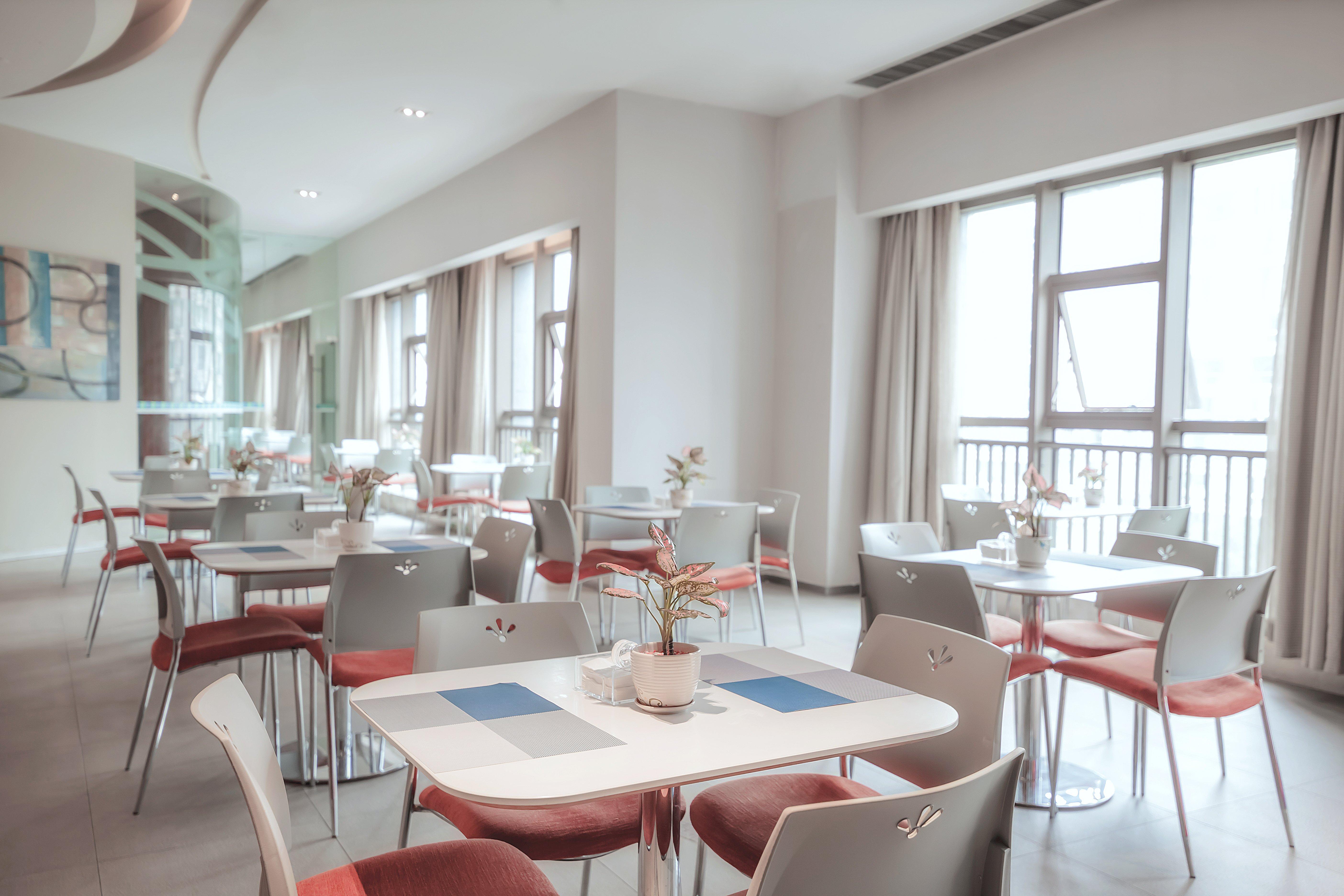 Holiday Inn Express Chongqing Guanyinqiao By Ihg Exterior photo