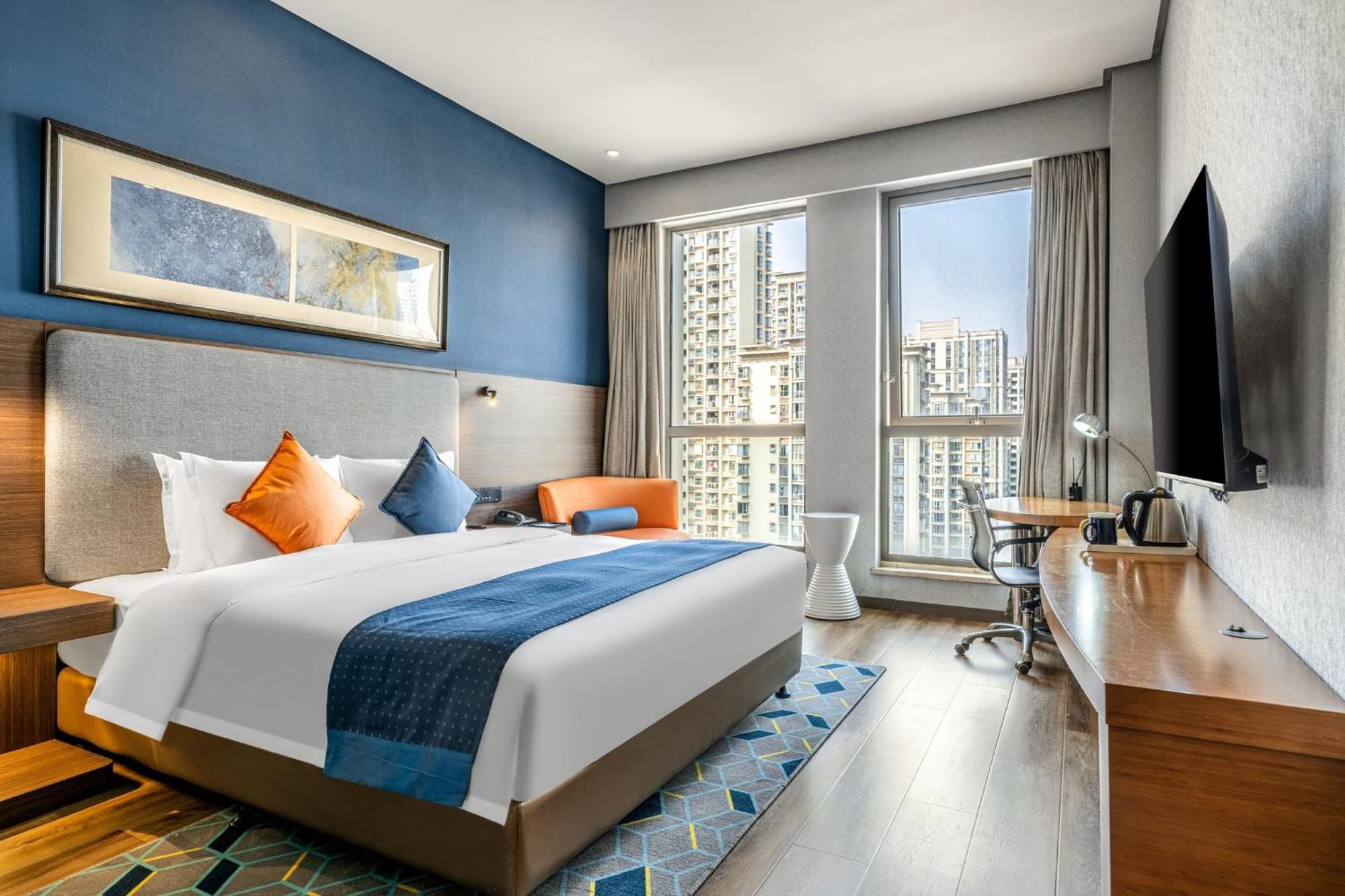 Holiday Inn Express Chongqing Guanyinqiao By Ihg Exterior photo